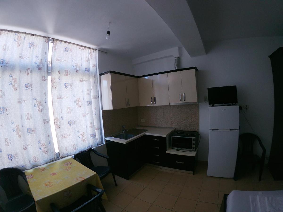 Honey Apartments Near Promenade ซารานเดอ ภายนอก รูปภาพ